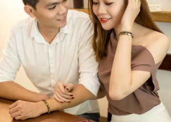 vòng Trầm Hương