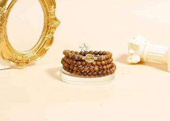Vòng tay trầm hương 108 Ngân Tú Bảo Trầm