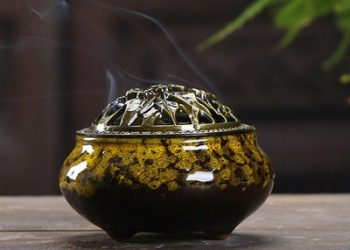 Xông Trầm Hương