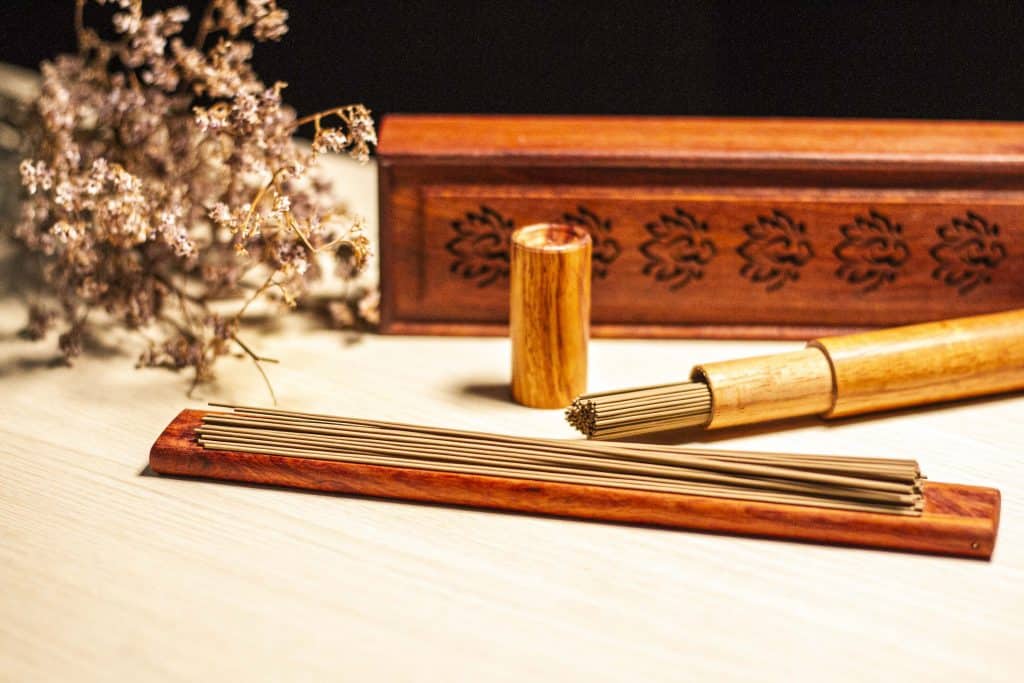 nhang trầm hương