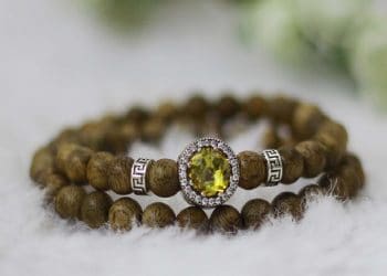 Vòng tay Trầm Hương Minh Nguyệt Trầm Vàng