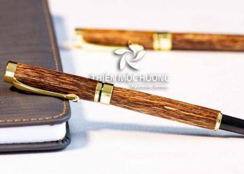 Bút trầm hương
