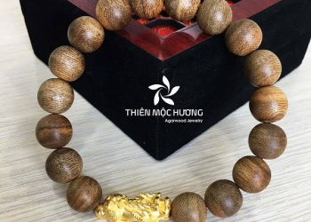 vòng đeo tay trầm hương
