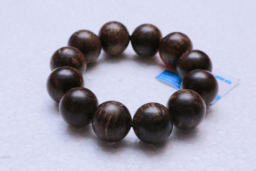 Vòng tay kỳ nam vân hoa