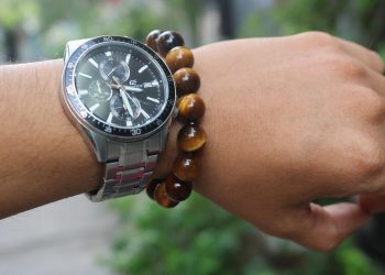 Vòng tay đá mắt hổ