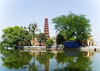 Vị trí địa lý chùa Trấn Quốc