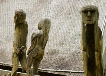 Việt Nam là 1 quốc gia đa dạng, phong phú về tín ngưỡng. Tín ngưỡng phồn thực là một trong số đó