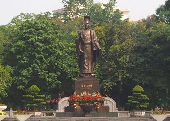 Tiểu sử vua Lý Công Uẩn