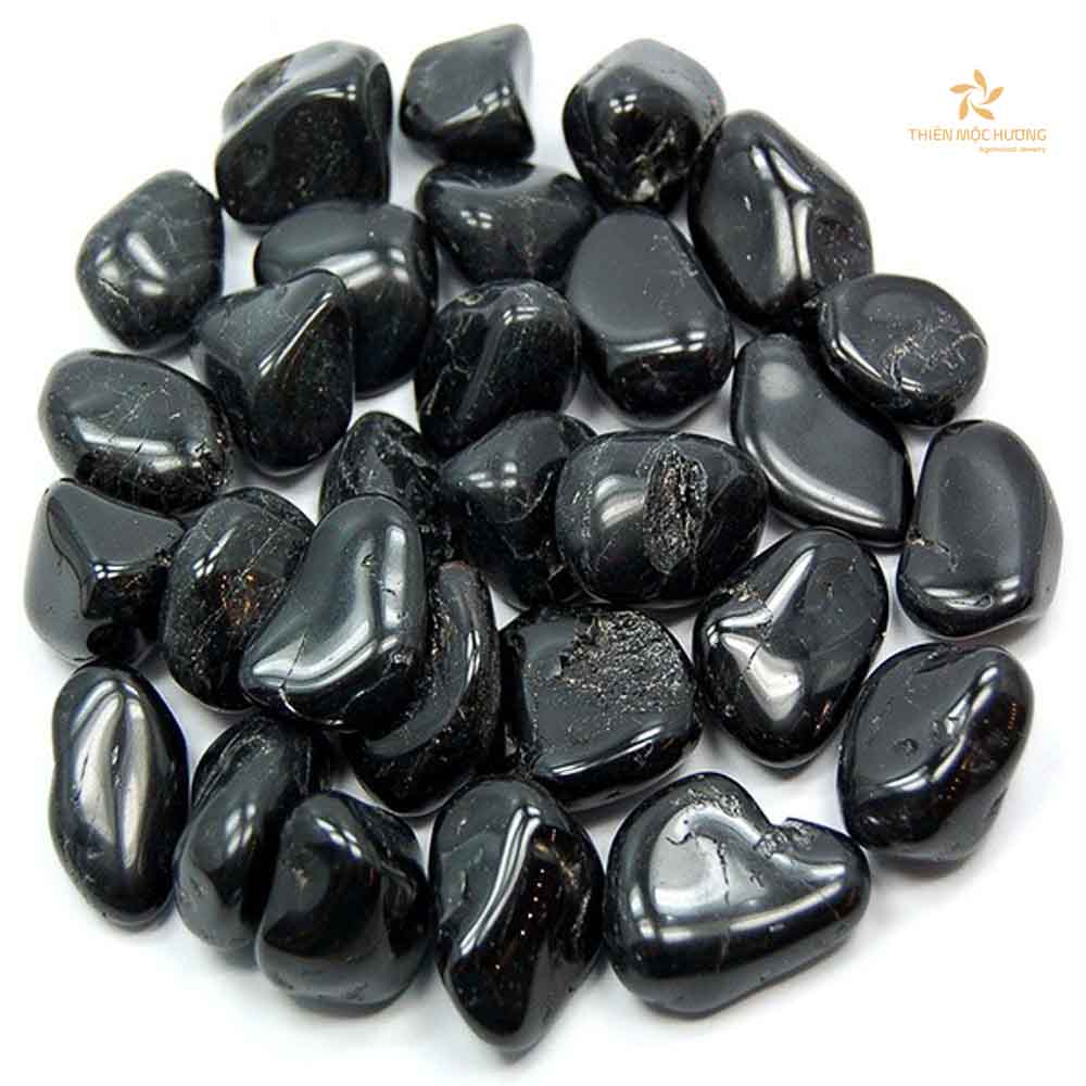 Tourmaline đen nổi tiếng với tác dụng thanh tẩy năng lượng tiêu cực vô cùng tốt