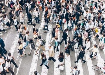 Nằm mơ thấy đông người là điềm gì ?